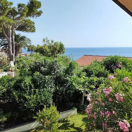 Incantevole In Villa, Vista Mare. *