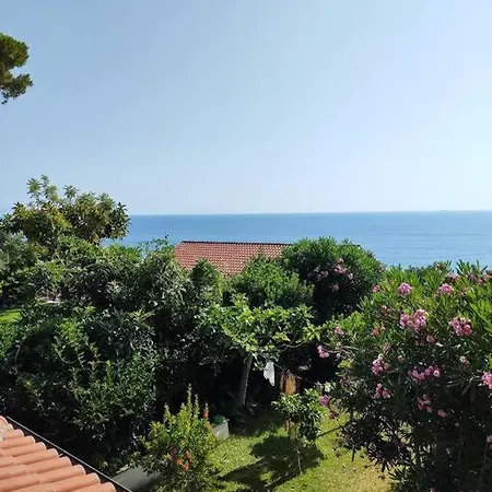 Incantevole In Villa, Vista Mare. Διαμέρισμα Santa Maria (Vibo Valentia)